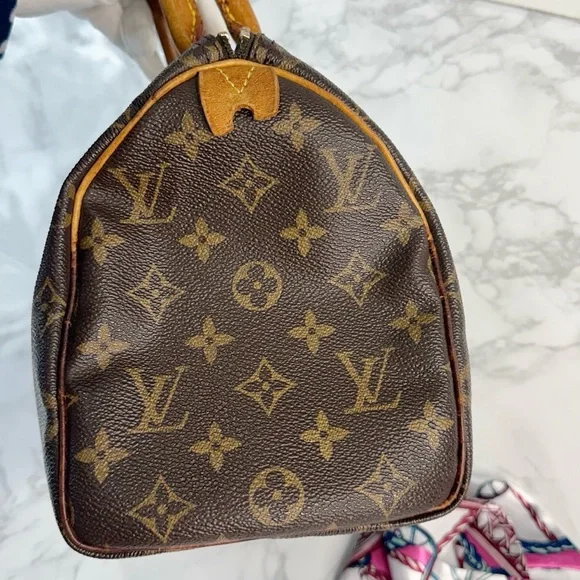 Louis Vuitton Speedy 25 Monogram Handbag - Picture 12 of 16